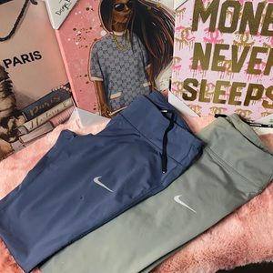 2 pair of ladies Nike leggings size medium